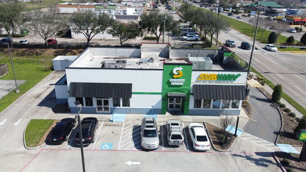 4979 Fairmont Pky, Pasadena, TX à louer - Photo du bâtiment - Image 3 de 5