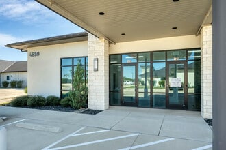 4841-4865 Williams Dr, Georgetown, TX à louer Photo intérieure- Image 2 de 15