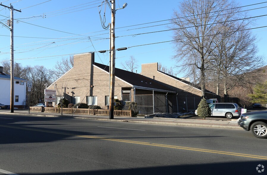 1079 Whalley Ave, New Haven, CT à louer - Photo du bâtiment - Image 3 de 7