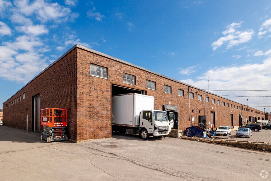 640-680 Rue Mccaffrey, Saint-Laurent, QC for lease - Building Photo - Image 3 of 3