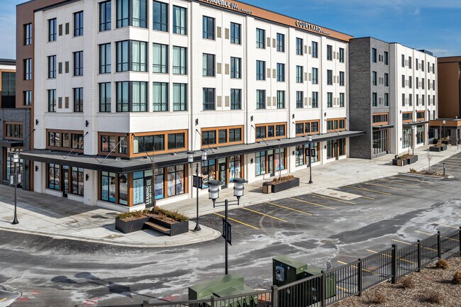 Plus de détails pour 20400 W Bluemound Rd, Brookfield, WI - Bureau/Commerce de détail, Commerce de détail à louer