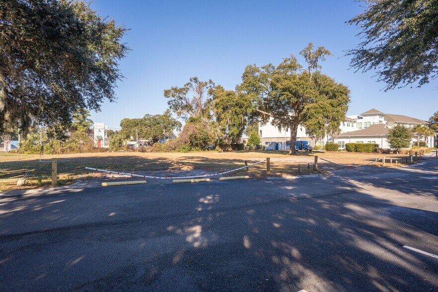 91 Sea Island Pky, Beaufort, SC à vendre - Photo du bâtiment - Image 2 de 16