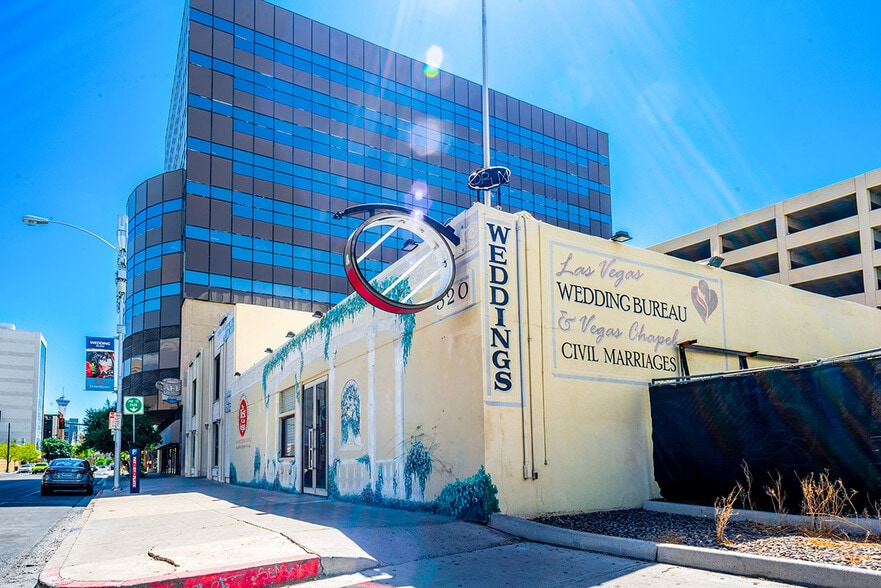 320 S 3rd St, Las Vegas, NV for lease - Building Photo - Image 1 of 10