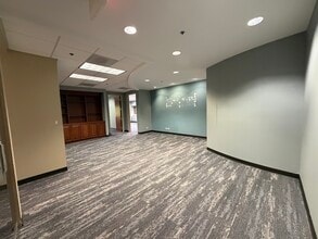 1804 N Naper Blvd, Naperville, IL à louer Photo intérieure- Image 2 de 8