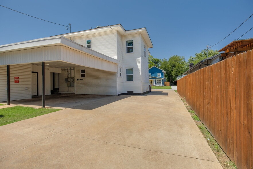1810 NW 11th St, Oklahoma City, OK à vendre - Photo du bâtiment - Image 3 de 16