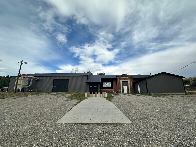 1627 Dickie Rd, Billings, MT à vendre - Photo du bâtiment - Image 1 de 19
