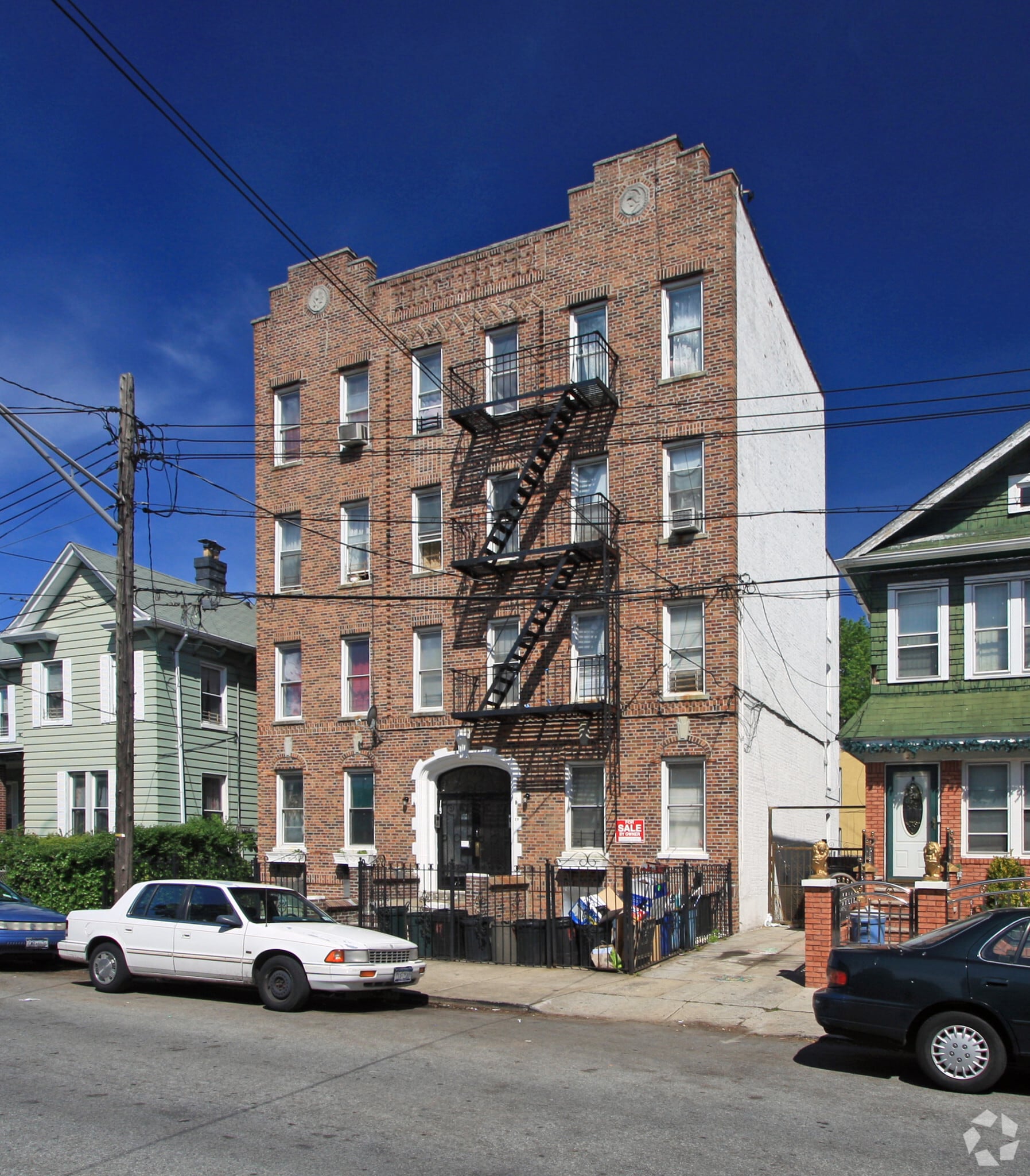19 Hubbard Pl, Brooklyn, NY for sale Primary Photo- Image 1 of 8