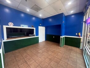 9010 W Commercial Blvd, Sunrise, FL for lease Interior Photo- Image 2 of 2