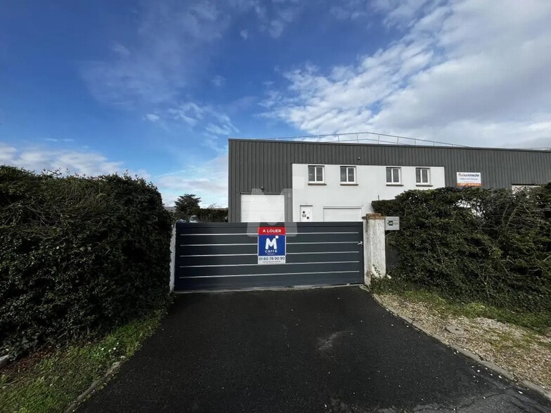 Flex in Saint-Michel-sur-Orge for lease - Building Photo - Image 2 of 9