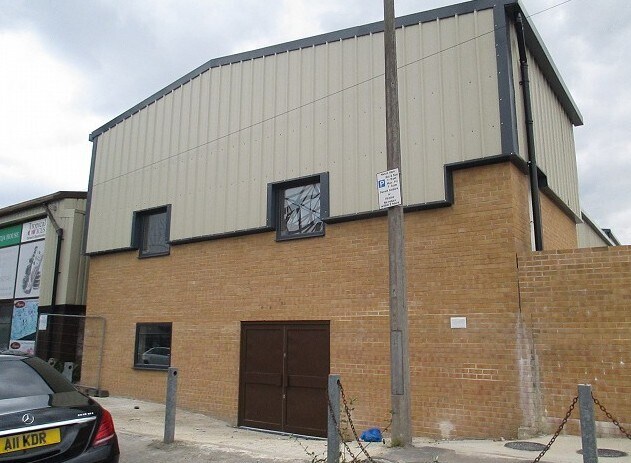 Thorncliffe Rd, Bradford à louer - Photo du bâtiment - Image 2 de 6