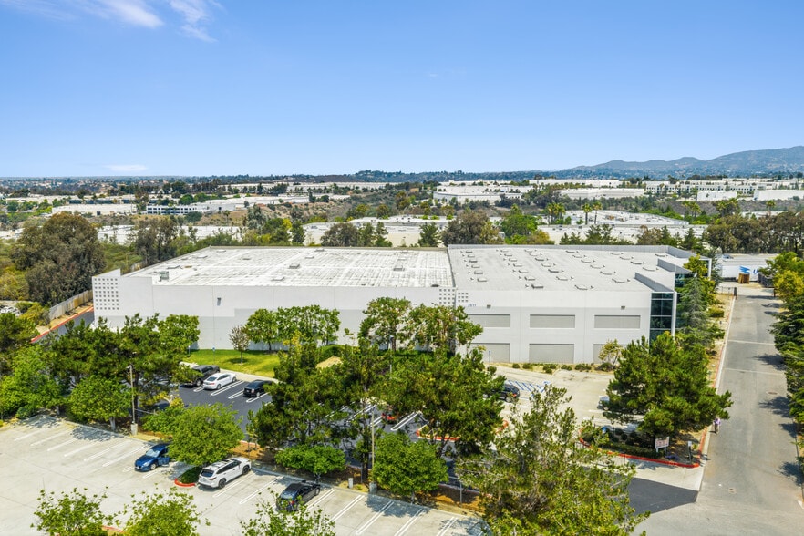 2611 Island View Way, Vista, CA à louer - Photo du bâtiment - Image 2 de 10