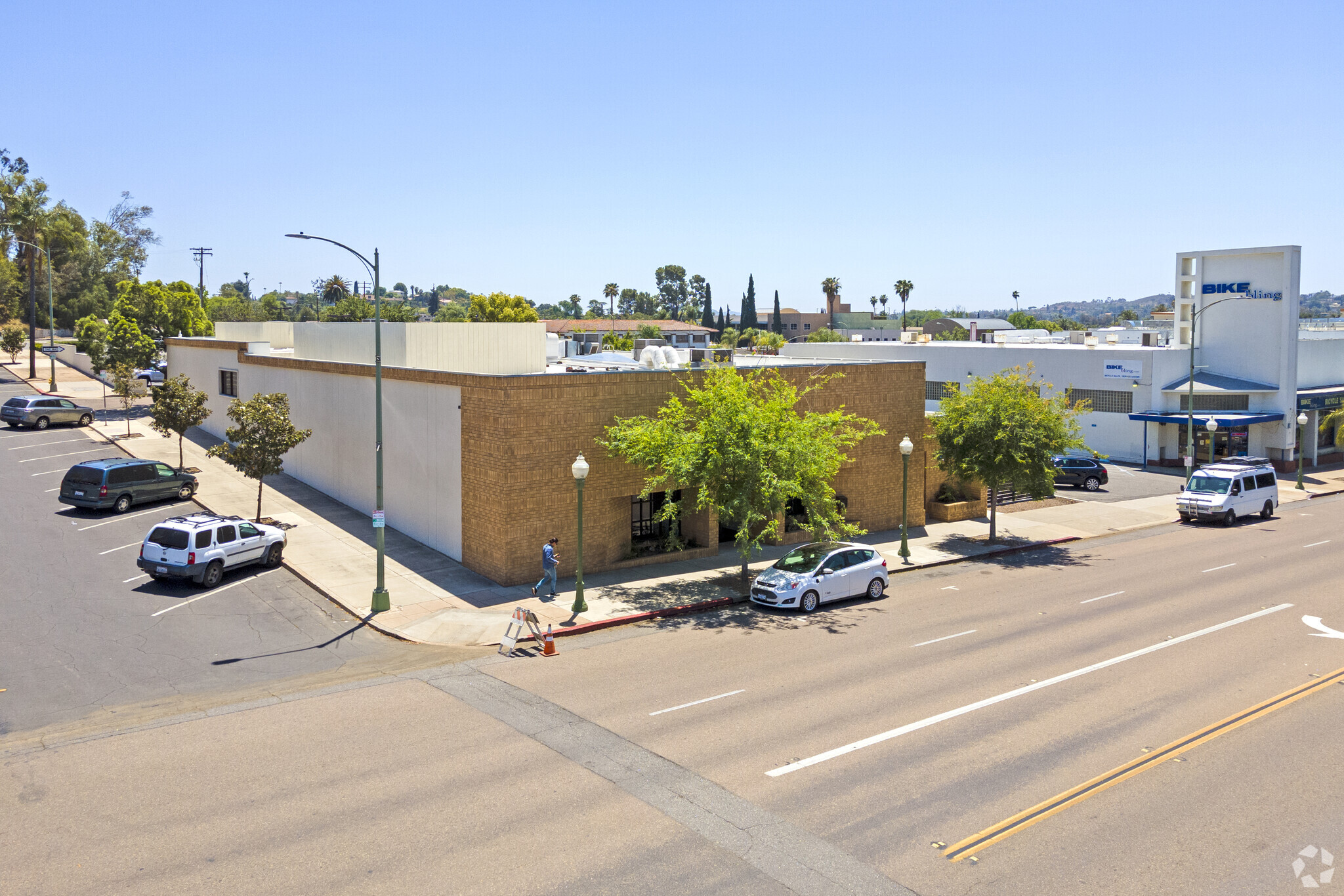 355 E Grand Ave, Escondido, CA for lease Building Photo- Image 1 of 5