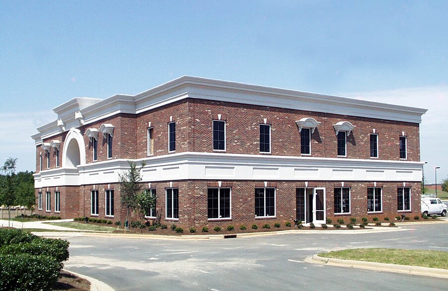 19410 Jetton Rd, Cornelius, NC à louer - Photo du bâtiment - Image 2 de 5