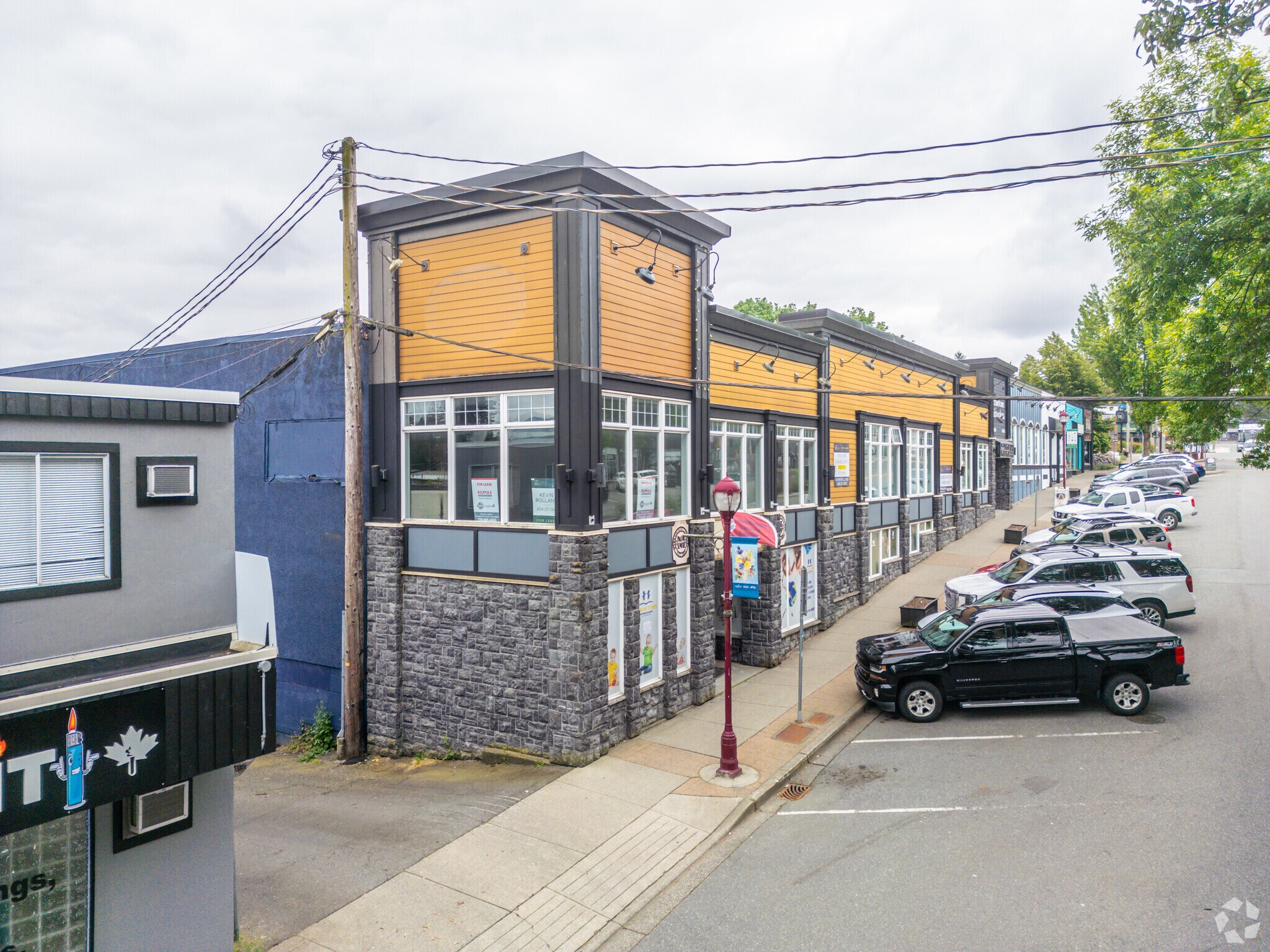 2556 Montrose Ave, Abbotsford, BC for sale Primary Photo- Image 1 of 1