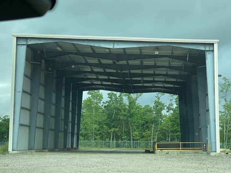 39 Hackett Hill Rd, Hooksett, NH for sale - Building Photo - Image 2 of 9