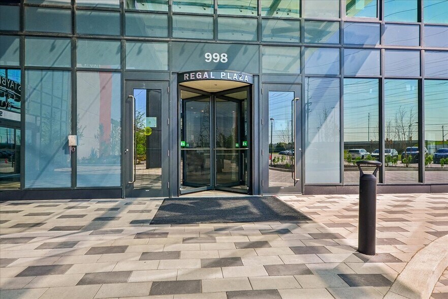 988 Martin Grove Rd, Toronto, ON for lease - Building Photo - Image 2 of 6