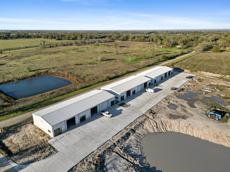 15137 Tonkaway Lake Rd, College Station, TX à louer - Photo du bâtiment - Image 2 de 13