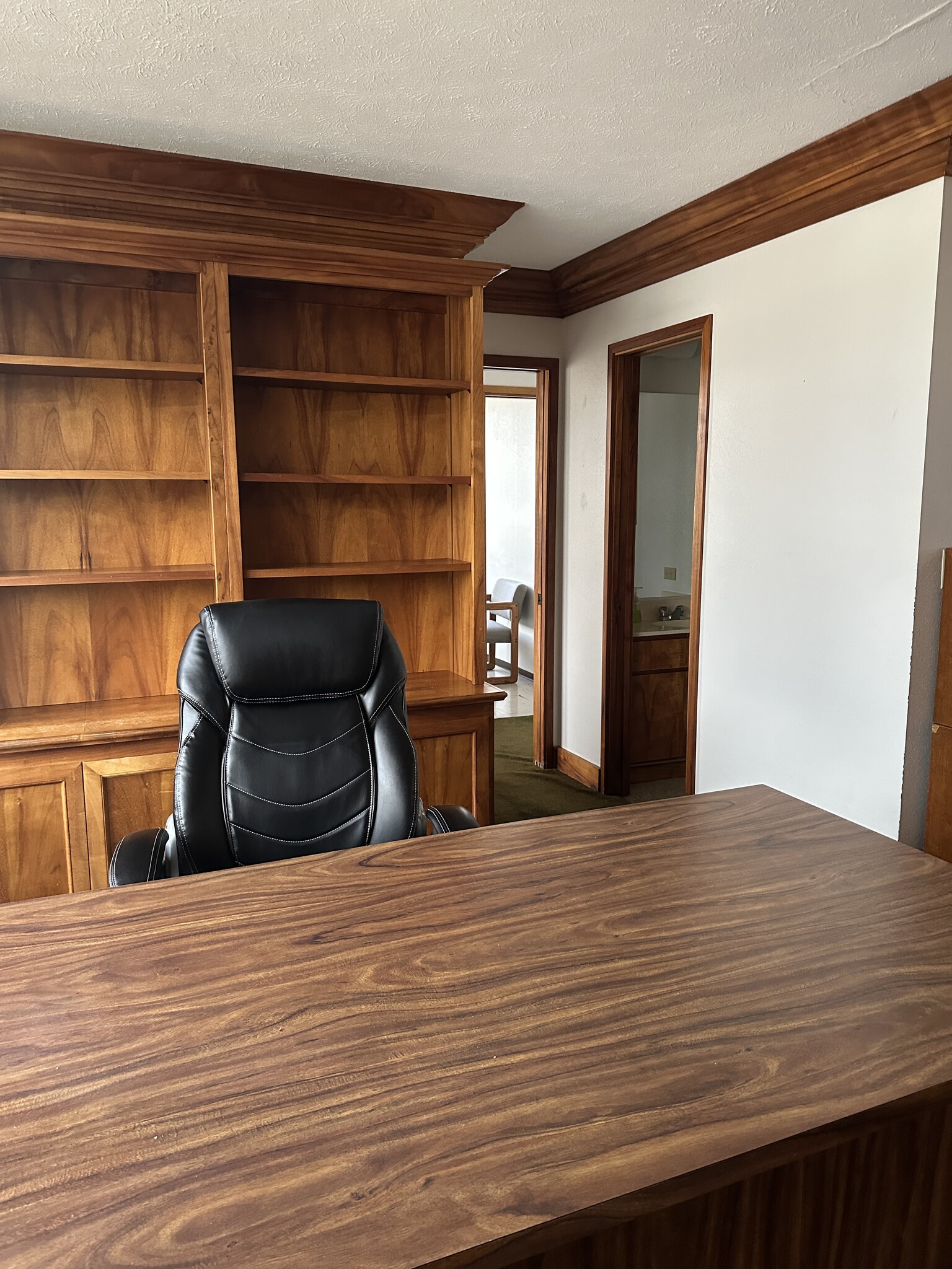 30 Aulike St, Kailua, HI for lease Interior Photo- Image 1 of 19