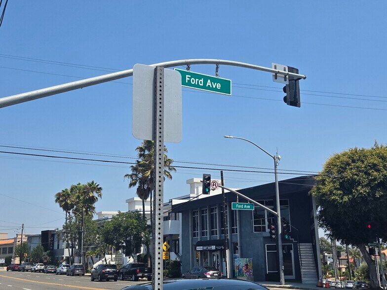 1406 Aviation Blvd, Redondo Beach, CA à louer - Photo du bâtiment - Image 2 de 4