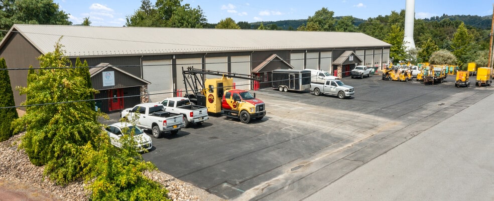 243 Grey Fox Dr, Montoursville, PA for sale - Building Photo - Image 3 of 16