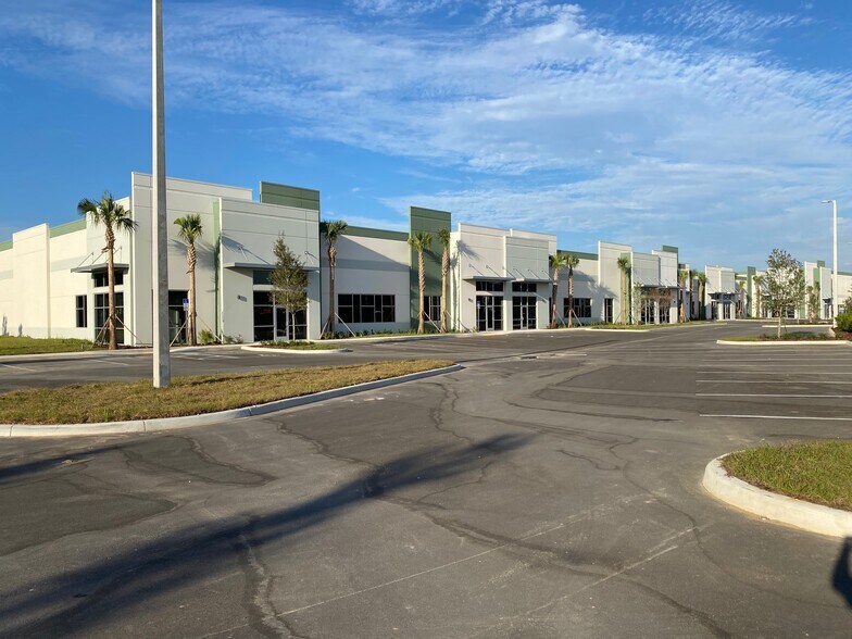 Hartle Rd, Clermont, FL à louer - Photo du bâtiment - Image 2 de 4