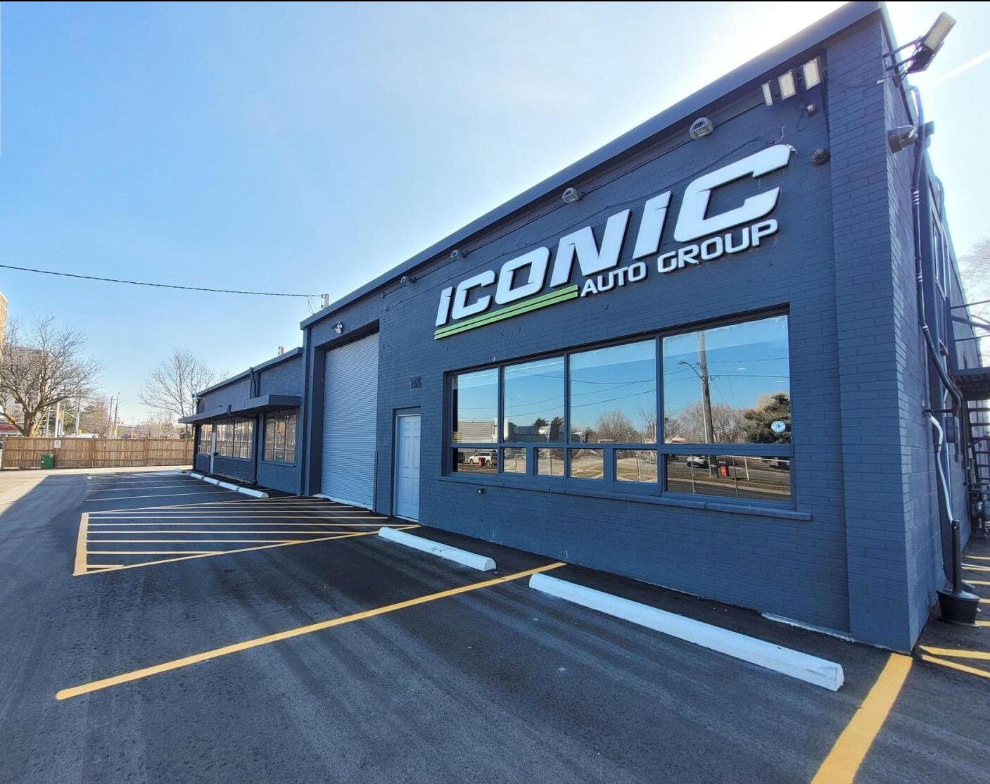 11 Gordon Mackay Rd, Toronto, ON à vendre Photo principale- Image 1 de 1