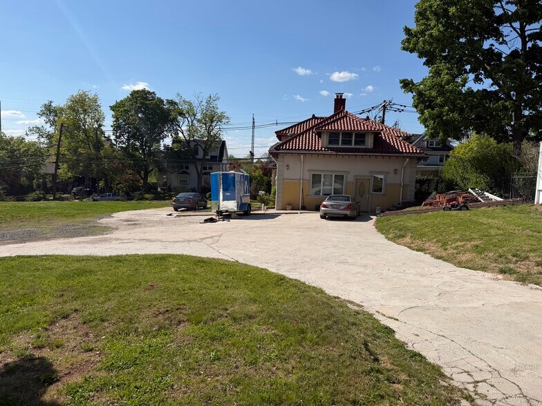 35 Harrison Ave, Highland Park, NJ à vendre - Photo principale - Image 1 de 7