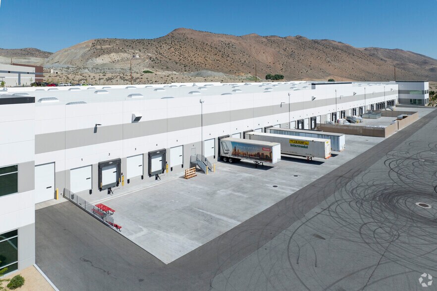 Isidor Ct, Sparks, NV à louer - Photo du bâtiment - Image 2 de 6