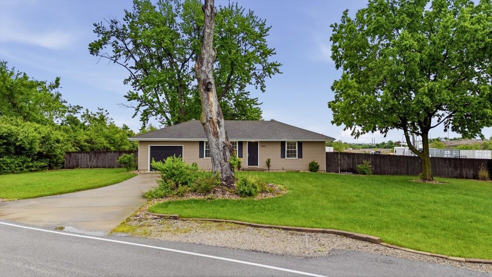 2450 NW Lowenstein Dr, Lee's Summit, MO for sale - Building Photo - Image 3 of 60