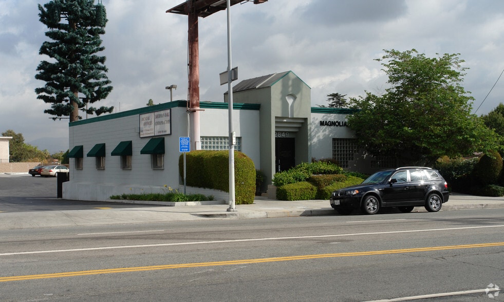 12849 Magnolia Blvd, Van Nuys, CA for sale - Building Photo - Image 3 of 6
