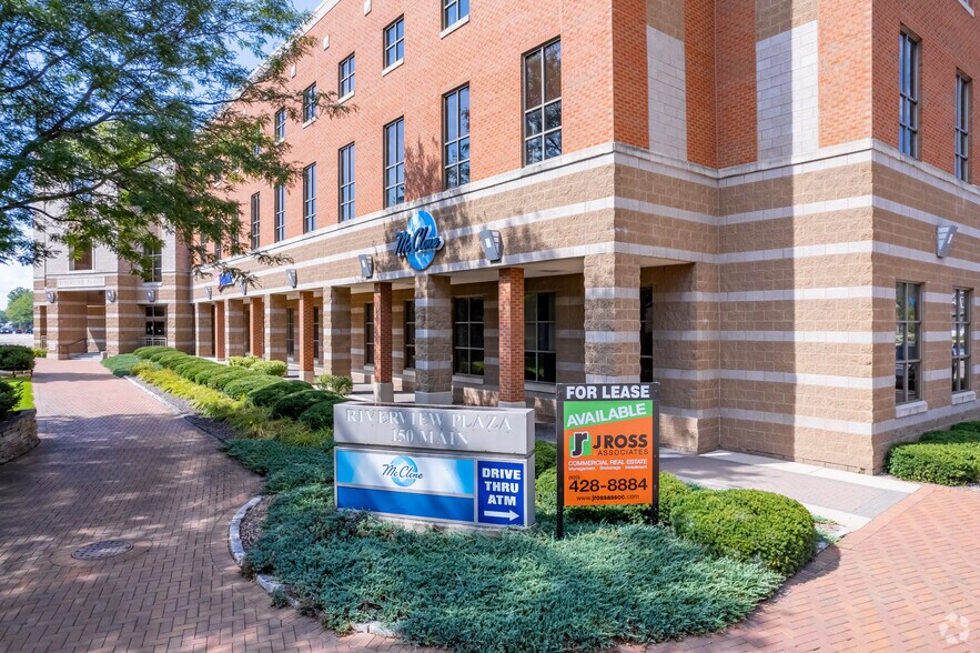 150 N Main St, Menasha, WI à louer - Photo du bâtiment - Image 2 de 8