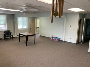 168-170 South St, Plainville, MA à louer Photo du bâtiment- Image 2 de 8