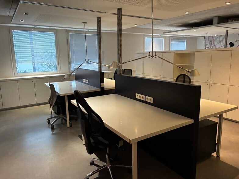 Office in Pantin for lease - Interior Photo - Image 2 of 12