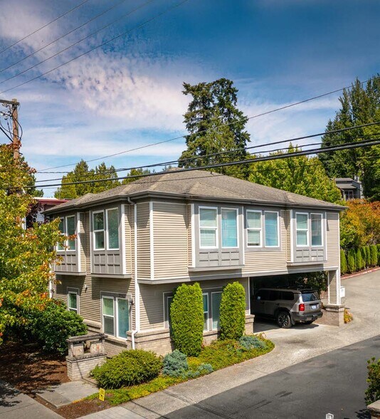 11922 98th Ave NE, Kirkland, WA à vendre - Photo du bâtiment - Image 2 de 9
