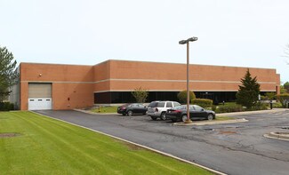 Plus de détails pour 645 Forest Edge Dr, Vernon Hills, IL - Industriel à vendre