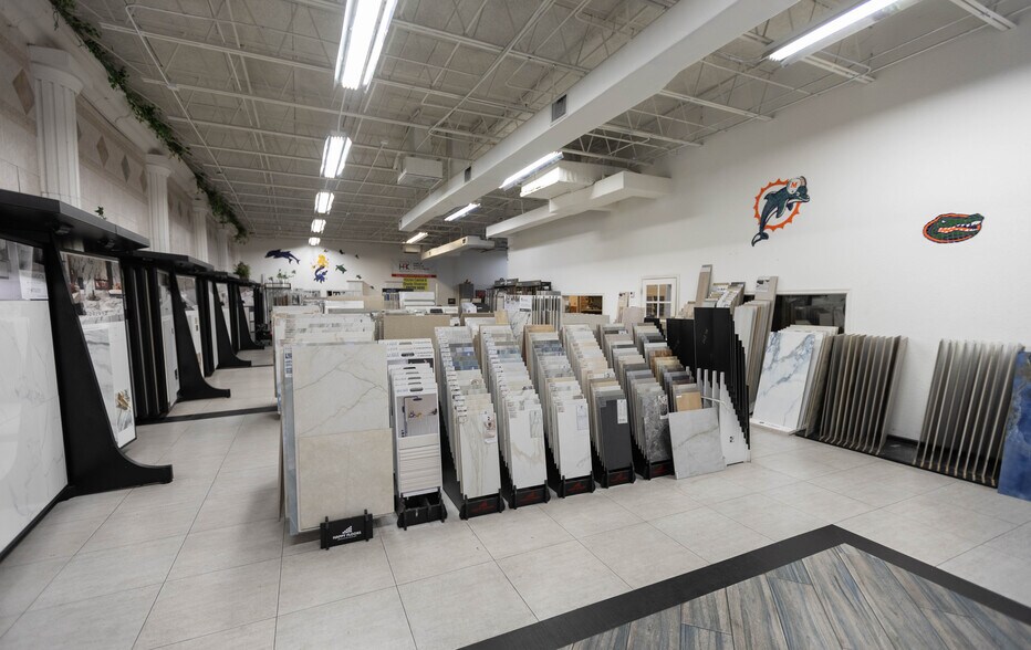 5711 NE 14th Ave, Fort Lauderdale, FL à vendre - Photo intérieure - Image 3 de 7