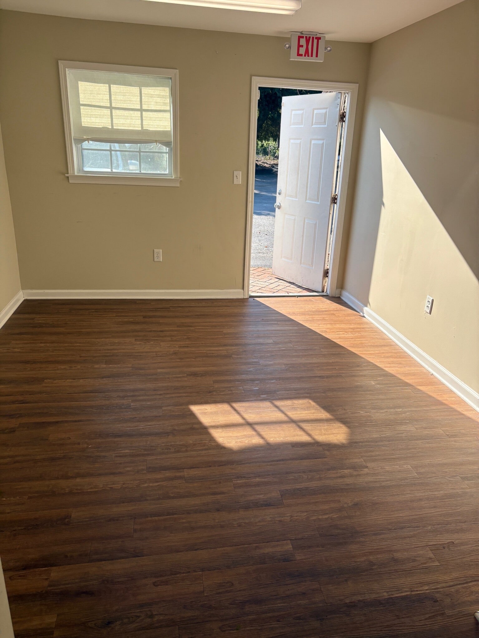 1125 Bowman Rd, Mount Pleasant, SC for lease Building Photo- Image 1 of 10