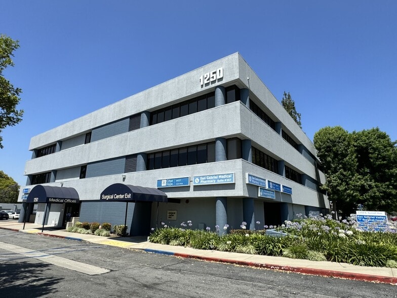 1250 S Sunset Ave, West Covina, CA à louer - Photo du bâtiment - Image 2 de 2