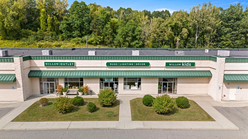 242 Route 117 Bypass Road, Bedford Hills, NY for lease - Building Photo - Image 2 of 10