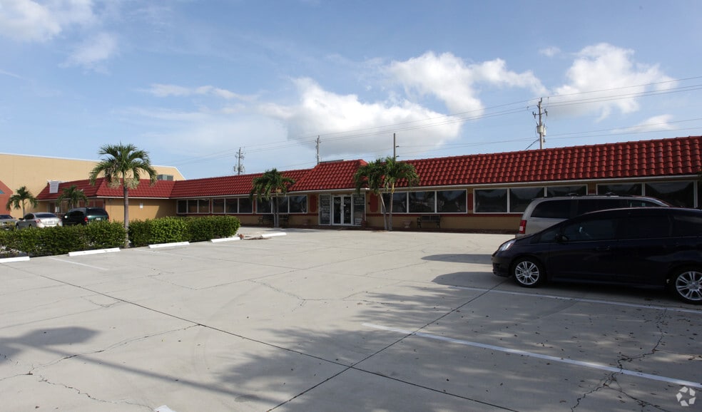 Portfolio of 4 portfolio of 4 properties for sale on LoopNet.ca - Primary Photo - Image 3 of 4