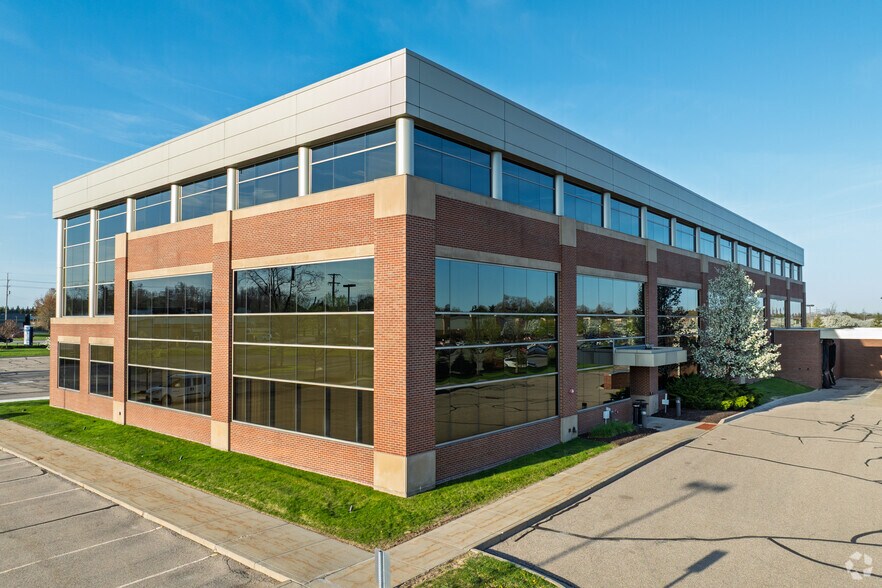 8180 26 Mile Rd, Shelby Township, MI à louer - Photo du bâtiment - Image 3 de 5