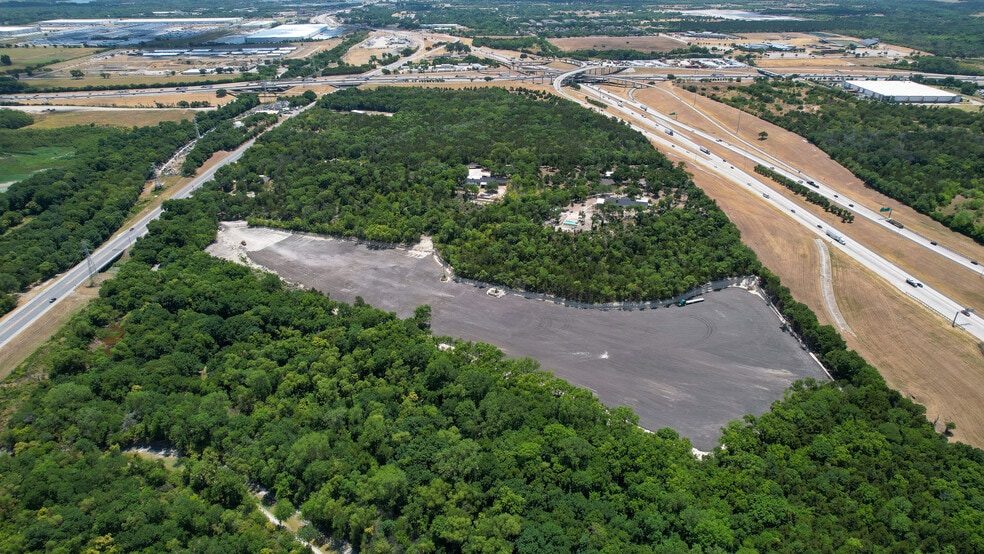 10300 Julius Schepps, Dallas, TX for sale - Primary Photo - Image 1 of 23