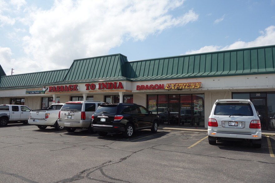 6100-6160 E 21st St, Wichita, KS à louer - Photo du bâtiment - Image 3 de 5