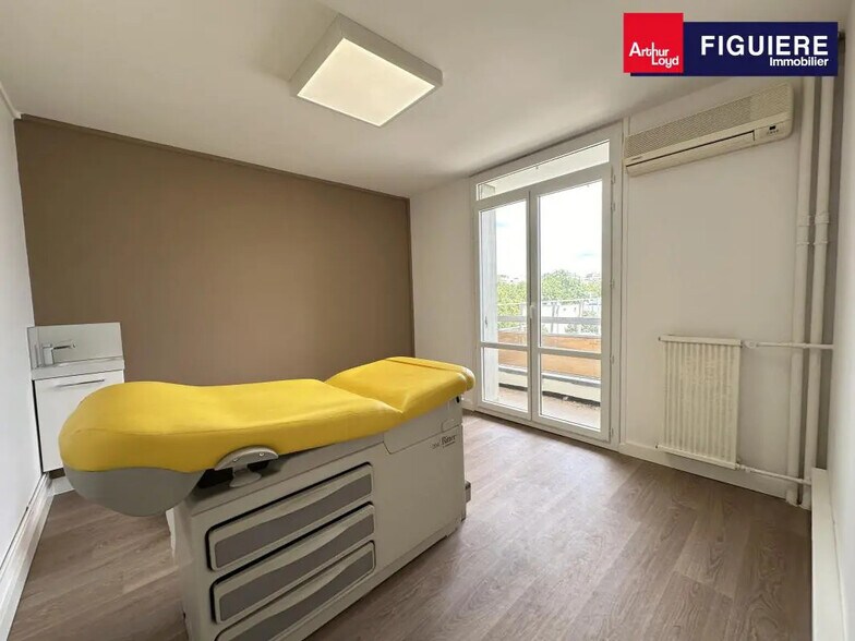 Office in Aix-en-Provence for lease - Building Photo - Image 2 of 5