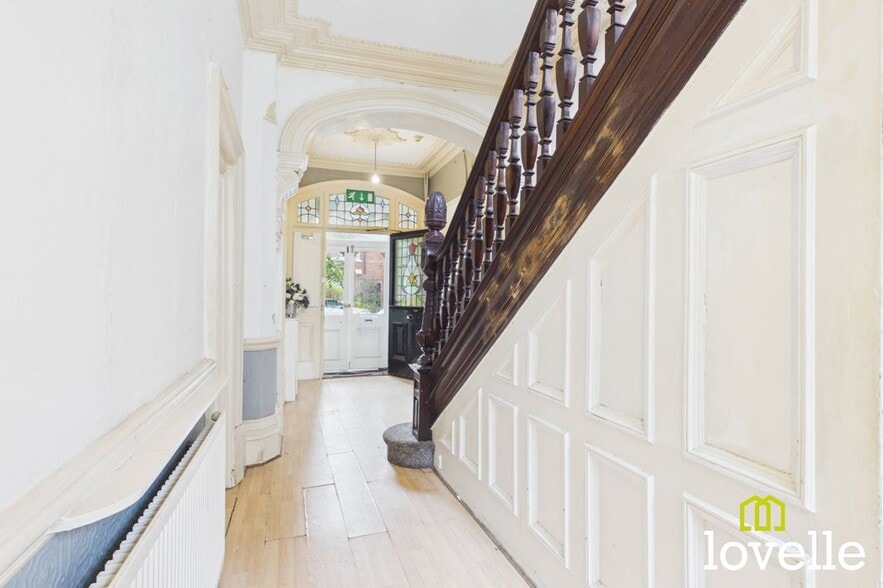 58 Princes Av, Hull for sale - Interior Photo - Image 3 of 53