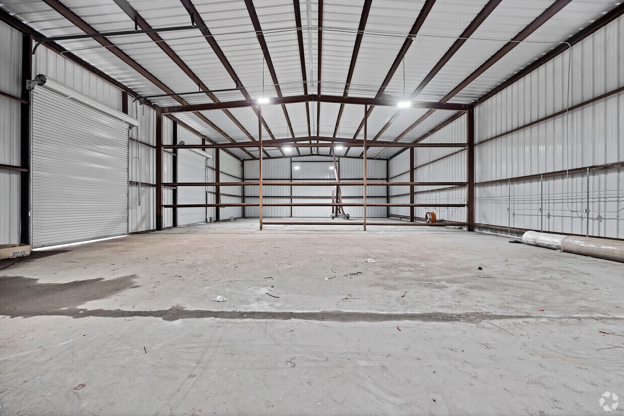 1923 Kolfahl St, Houston, TX for lease Interior Photo- Image 1 of 1