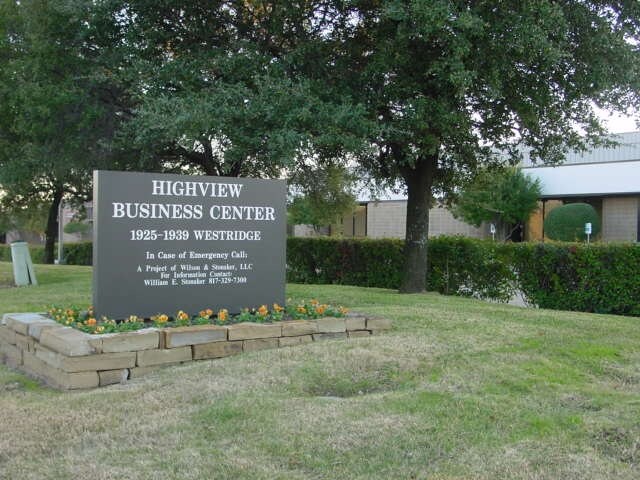 1925-1939 Westridge Dr, Irving, TX à louer - Photo du bâtiment - Image 2 de 6