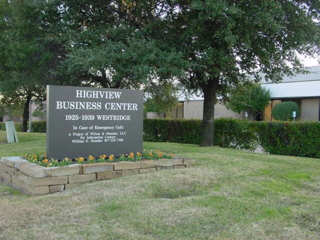 1925-1939 Westridge Dr, Irving, TX à louer - Photo du bâtiment - Image 3 de 9