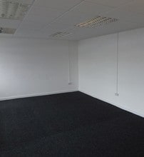 57-57B West Harbour Rd, Edinburgh for lease Interior Photo- Image 2 of 2