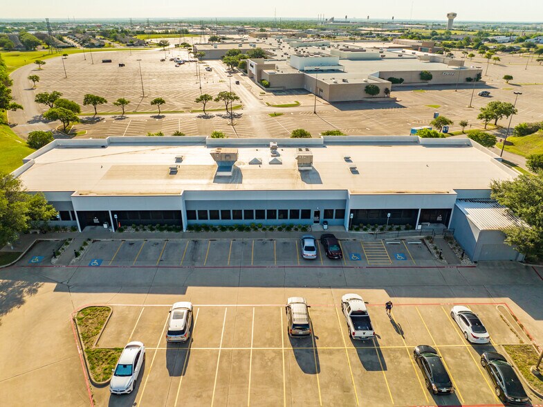 345 Owen Ln, Waco, TX à louer - Photo du bâtiment - Image 2 de 4